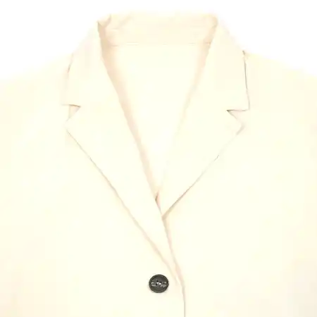 Bea jacket is an oversized blazer in a beautiful off-white Cotton/Linen fabric. Notched lapel, dropped shoulder with three button fastening, two flap pockets.   72% Cotton, 28% Linen. 