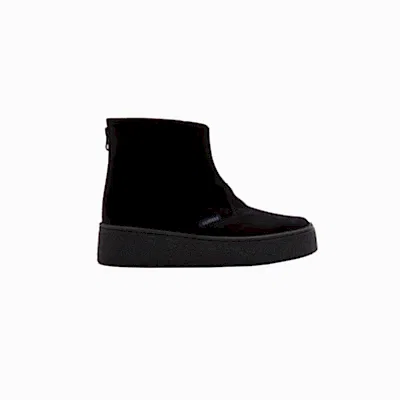 Sanders Women's Are Suede Curling Boot in Black