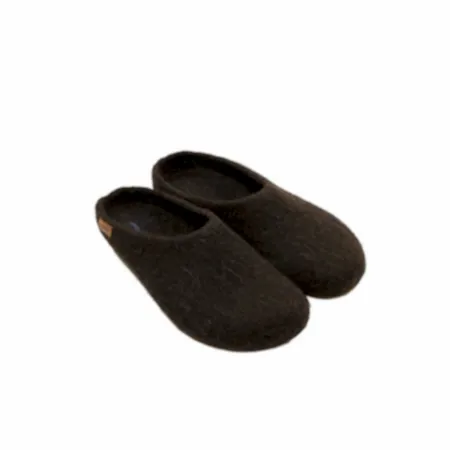 Magicfelt Juraschaf Wool Slippers in brown